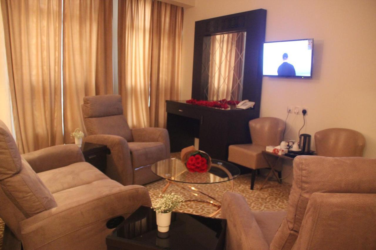 Al Bayraq Hotel Mecca Exterior photo